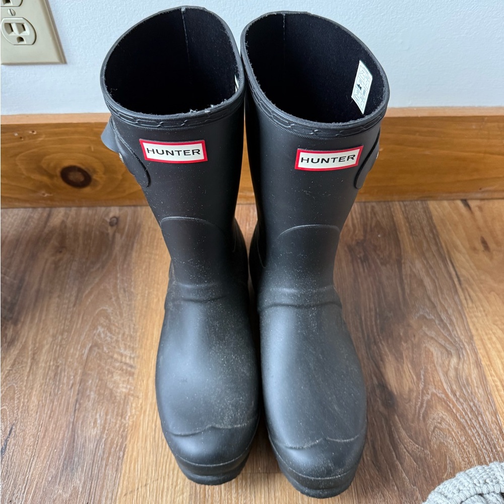 Hunter Boots: Women’s Original Short Black (Size 10) w/ insert